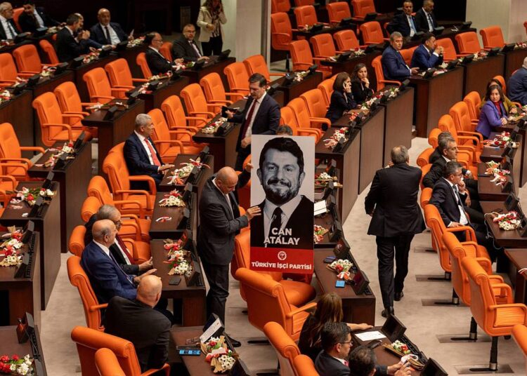 CHP, Can Atalay hakkındaki AYM kararının Meclis’te okutulmasını istiyor 1 CHP, Can Atalay hakkındaki AYM kararının Meclis’te okutulmasını istiyor