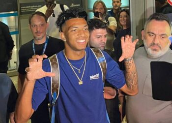 Beşiktaş’ın yeni transferi Cher Ndour İstanbul’a geldi