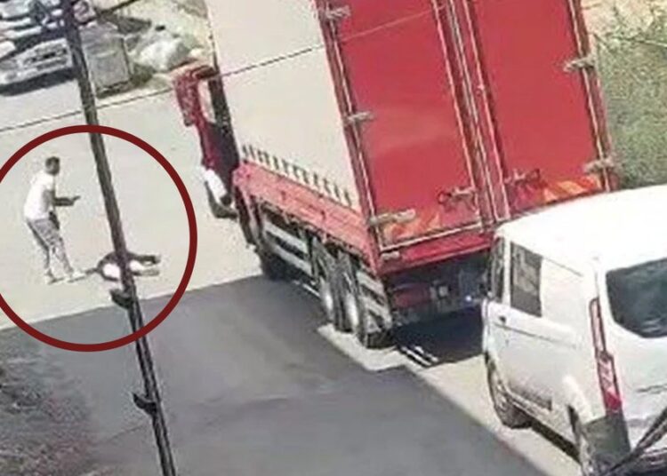 Eşini sokak ortasında öldüren katilin ifadesi ortaya çıktı 1 Eşini sokak ortasında öldüren katilin ifadesi ortaya çıktı