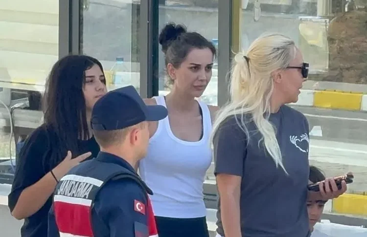 Cezaevinden tahliye olan Dilan Polat, eşini ziyarete gitti 1 Cezaevinden tahliye olan Dilan Polat, eşini ziyarete gitti