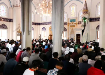 ‘Siyaset müdahale ettikçe dinin sosyal hayattaki etkisi azalıyor’