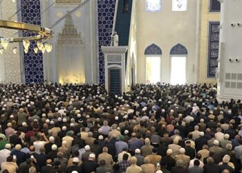 Halis Gül yazdı l İmamlar arada kaldı; Atatürk’ü anan da, anmayan da tepki görüyor!