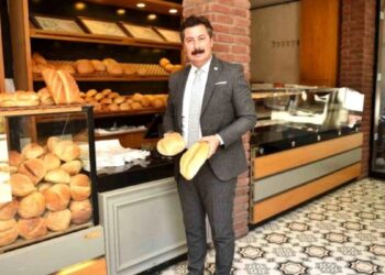 Sözünü tutan Belediye Başkanı, ekmek fiyatını 1 TL yaptı