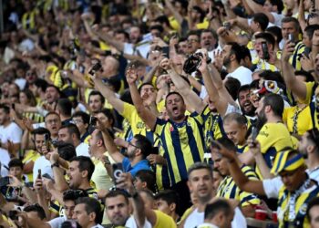 UEFA’dan Fenerbahçe’ye ceza