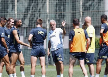 Fenerbahçe, Lille maç hazırlıklarına ara vermeden başladı