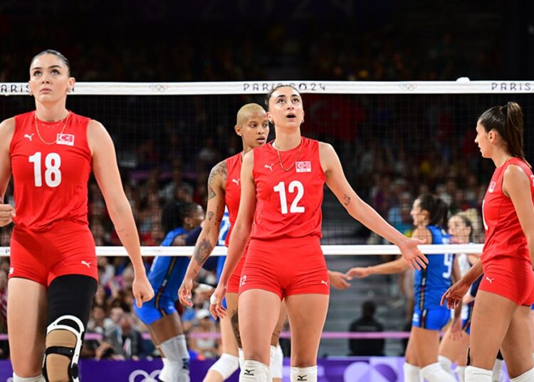 İtalya’ya 3-0 yenilen Filenin Sultanları, bronz madalya için oynayacak