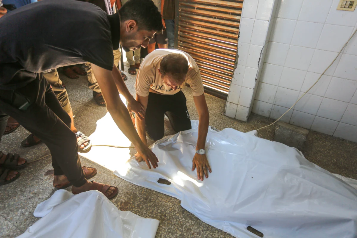 İkiz bebeklerinin doğum belgesini almaya çıktı, İsrail saldırısında tüm ailesini kaybetti