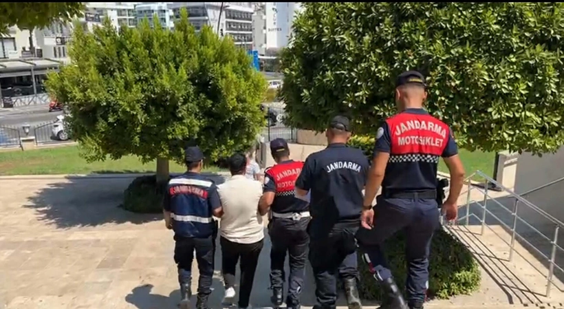 ‘Hülya’ olarak aranıyordu ‘Sedat’ olarak yakalandı