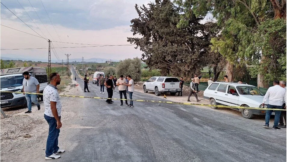 Yol verme kavgası silahlı çatışmaya dönüştü; 3 ölü, 6 yaralı 2 Yol verme kavgası silahlı çatışmaya dönüştü; 3 ölü, 6 yaralı