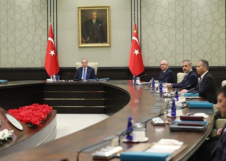 Ahmet Zeki Üçok: Emekli edilen albay ve generaller gizlendi