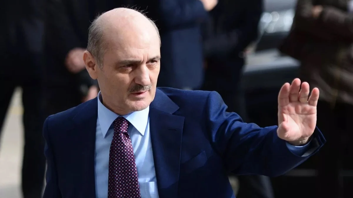 Eski Bakan Erdoğan Bayraktar: Nah kalkınırsınız! 3 Eski Bakan Erdoğan Bayraktar: Nah kalkınırsınız!