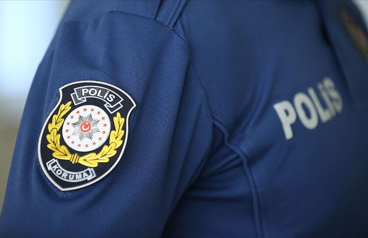 İddia: Polis memuru 21 yaşındaki komşusuna tecavüz etti, dosya kapatıldı 1 İşte Emniyet’i sarsacak anket sonucu!