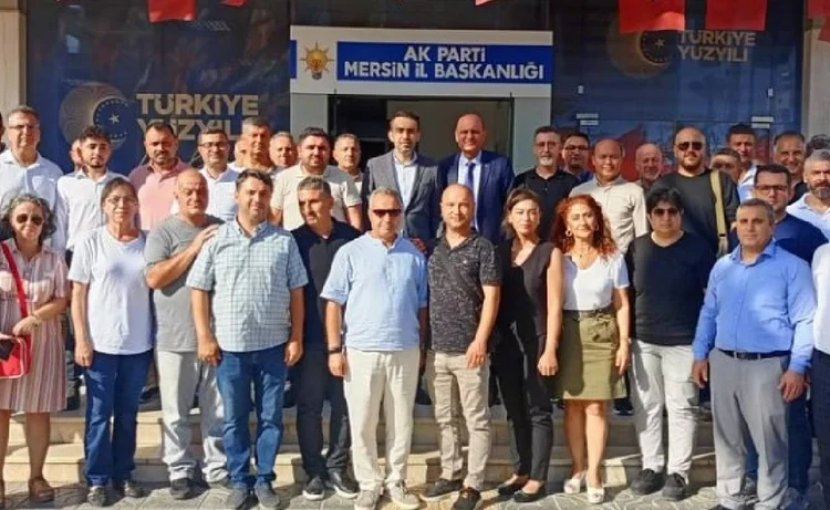 İlçe Milli Eğitim Müdürü, 40 kişilik heyetle AK Parti İl Başkanı’nı ziyaret etti