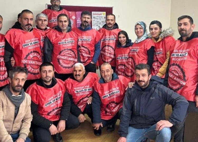 Kayyımın işten çıkardığı 221 işçi yeniden işe alındı 1 Kayyımın işten çıkardığı 221 işçi yeniden işe alındı