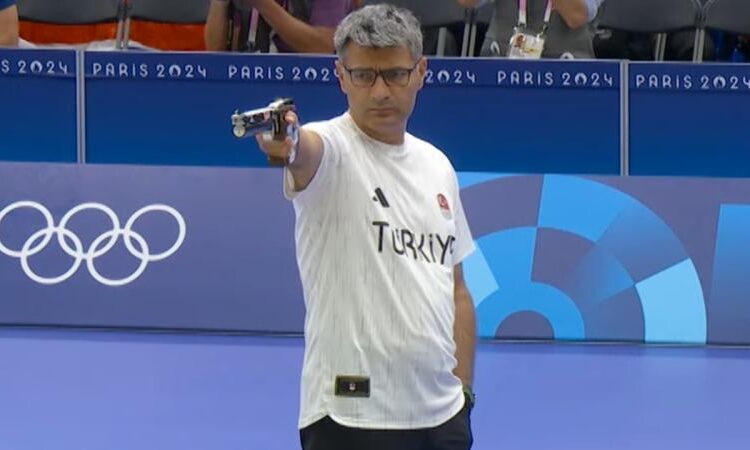 Eli cebinde olimpiyat ikincisi olan Yusuf Dikeç’in silahına neden el kondu? 1 Eli cebinde olimpiyat ikincisi olan Yusuf Dikeç’in silahına neden el kondu?
