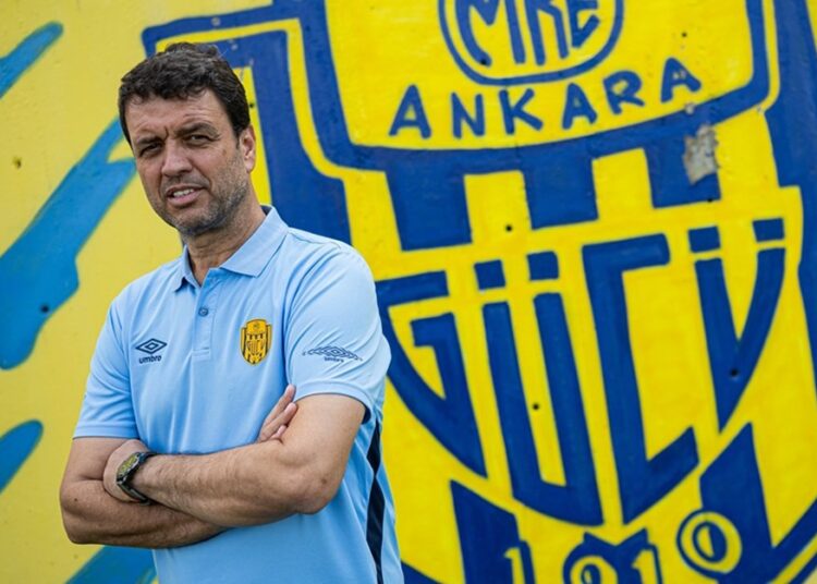 1. Lig’de 5 haftada 3 teknik direktör değişikliği