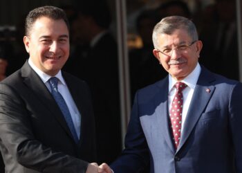 Davutoğlu açıkladı: DEVA'ya birleşme teklifi götürdüm 4 Davutoğlu açıkladı: DEVA’ya birleşme teklifi götürdüm