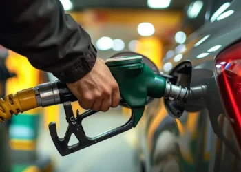 Benzine zam geliyor