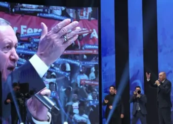 Kongre çalışmaları başladı: Erdoğan, AKP'nin "A takımında" değişiklik planlıyor 4 Kongre çalışmaları başladı: Erdoğan, AKP’nin “A takımında” değişiklik planlıyor