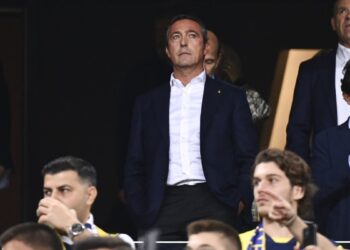 Fenerbahçe taraftarı Ali Koç’a kazan kaldırdı: İstifa için yürüyecekler