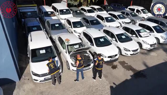 Depremde zarar gören araçları, kaçak arabalarla ‘change’ etmişler 1 Depremde zarar gören araçları, kaçak arabalarla ‘change’ etmişler