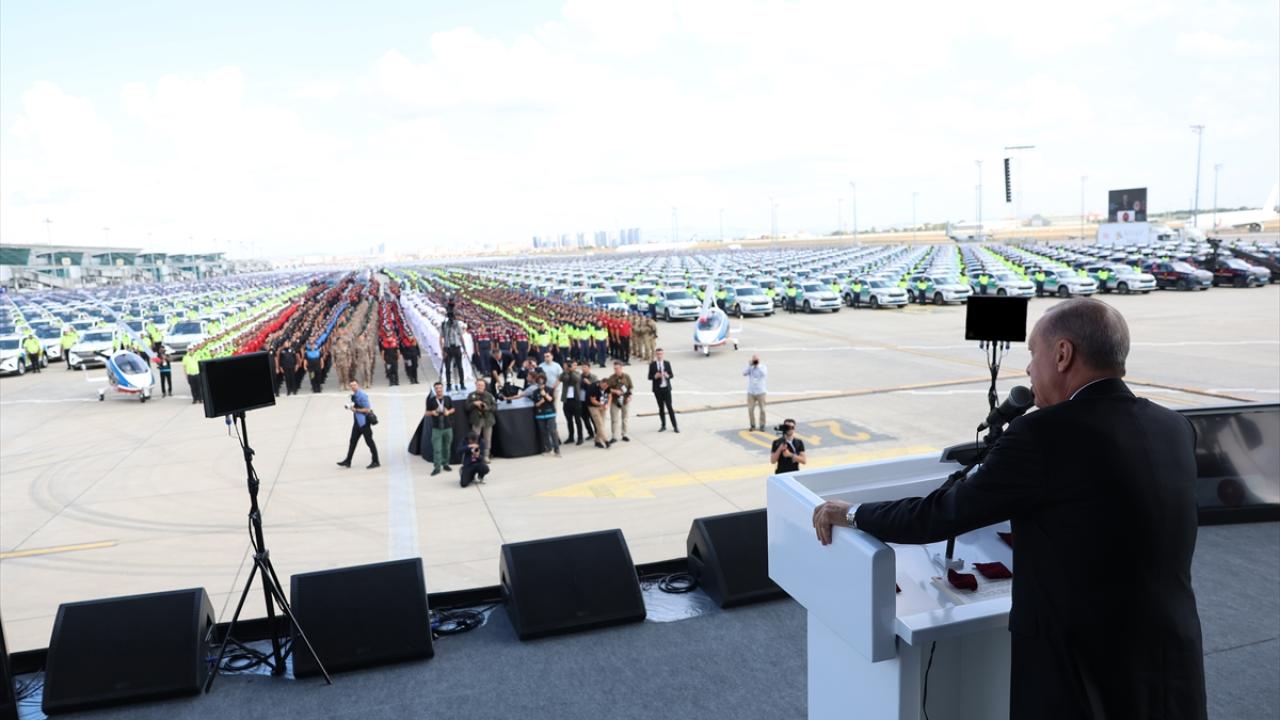 Polis ve Jandarmaya 7 bin 204 yeni araç, törenle hizmete girdi