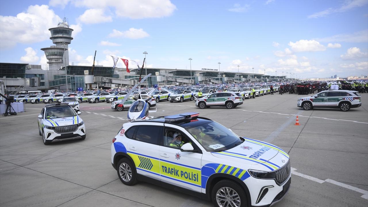 Polis ve Jandarmaya 7 bin 204 yeni araç, törenle hizmete girdi