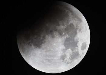 Ay’da yaklaşık 120 milyon yıl önce volkanik aktivite yaşandığı belirlendi