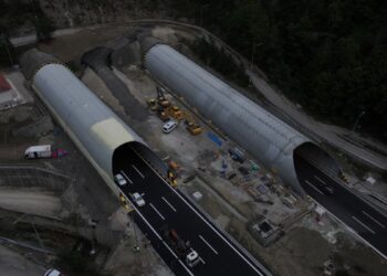 Bolu Dağı Tüneli 38 gün sonra trafiğe açıldı