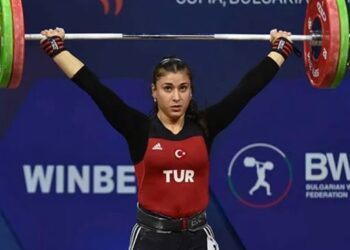Milli halterci Büşra Çan, 3 madalya birden kazandı