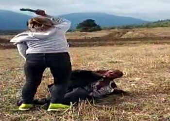 Engelli çobanı sopayla döven kardeşler tutuklandı