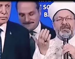 Diyanet Reisi, Kelime-i Şehadet’i eksik okudu 3 Diyanet Reisi, Kelime-i Şehadet’i eksik okudu