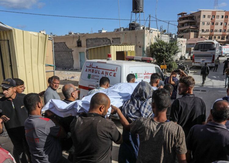 İsrail, yardım kamyonlarını bekleyen Gazzelileri bombaladı 1 İsrail durmuyor: Gazze’de son 10 günde 321 Filistinli öldürüldü