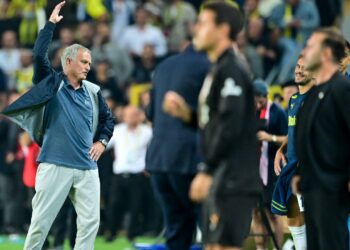 Derbi mağlubiyeti sonrası Jose Mourinho’dan beklenmedik tercih: Orta sahanın yıldız ismini kulübeye çekecek