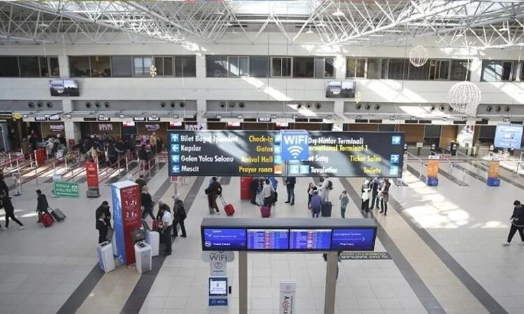Yüzde 233 zam yapılmıştı: Yurt dışı çıkış harcına bir zam daha geliyor 1 Yüzde 233 zam yapılmıştı: Yurt dışı çıkış harcına bir zam daha geliyor