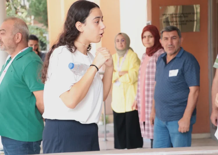 Altın kolyesini bırakmamak için KPSS’den vazgeçti