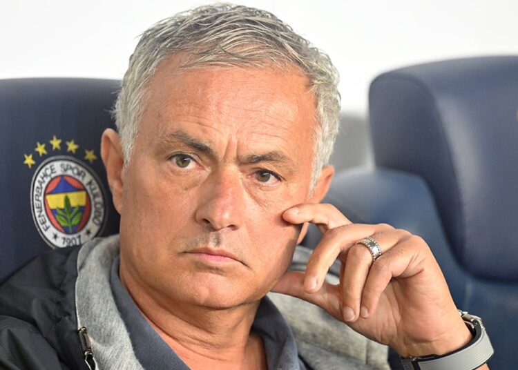 Mourinho’dan Fenerbahçe taraftarını kızdıran açıklama