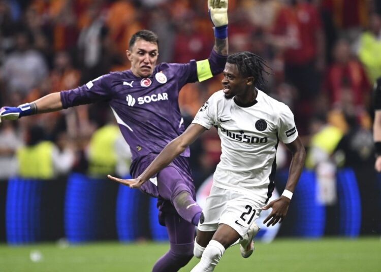 UEFA’dan Fernando Muslera’ya 3 maç ceza 1 UEFA’dan Fernando Muslera’ya 3 maç ceza