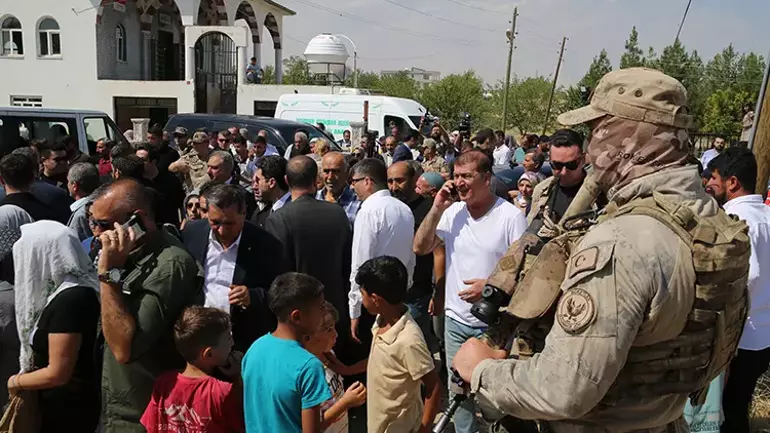 Türkiye'yi ağlatan Narin’in cenaze namazı komşu köyde kılındı