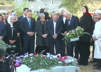 3 bakan Narin Güran’ın mezarını ziyaret etti