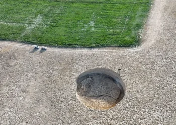 Konya’da 2 yeni dev obruk: Çapı 100, derinliği 10 metre!