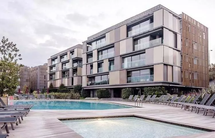 Mustafa Sandal, kirayı 65 bin TL’den 170 bin’e çıkaran ev sahibi ile mahkemelik oldu!