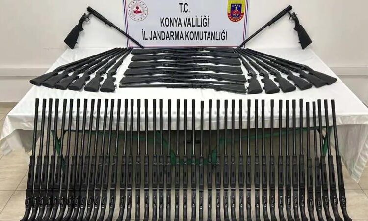 Türkiye genelinde kaçakçılara operasyon: 2 bin 511 silah ele geçirildi 1 Türkiye genelinde kaçakçılara operasyon: 2 bin 511 silah ele geçirildi