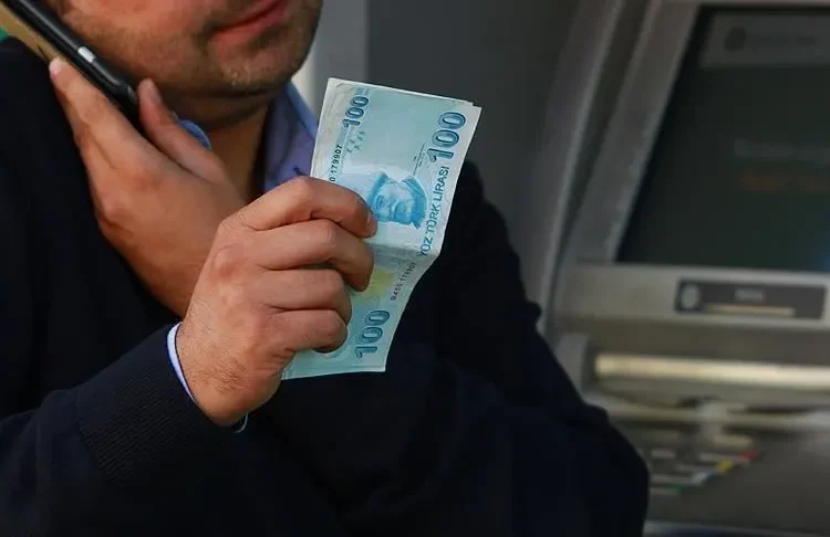 Bankalarda ATM krizi: Vatandaş parasını çekemiyor, bilinçli olarak kısıtlandığı iddia ediliyor