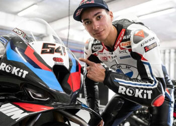 Toprak, 210 kilometreyle giderken kaza yaptı, durumu iyi