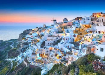 Akına uğrayan Yunan adaları vergileri artırıyor