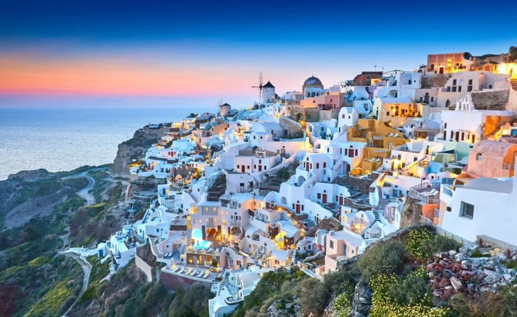 Akına uğrayan Yunan adaları vergileri artırıyor