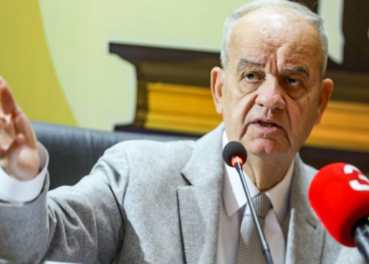 Kitap Fuarı'nda İlker Başbuğ'a tepki: Memleketi FETÖ'ye teslim ettiniz 1 Kitap Fuarı’nda İlker Başbuğ’a tepki: Memleketi FETÖ’ye teslim ettiniz