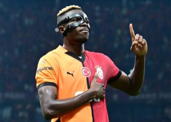 Victor Osimhen dünyanın en iyi futbolcusu ödülüne aday gösterildi