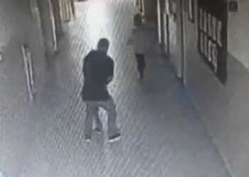 Heimlich manevrasıyla öğrencisinin hayatını kurtardı